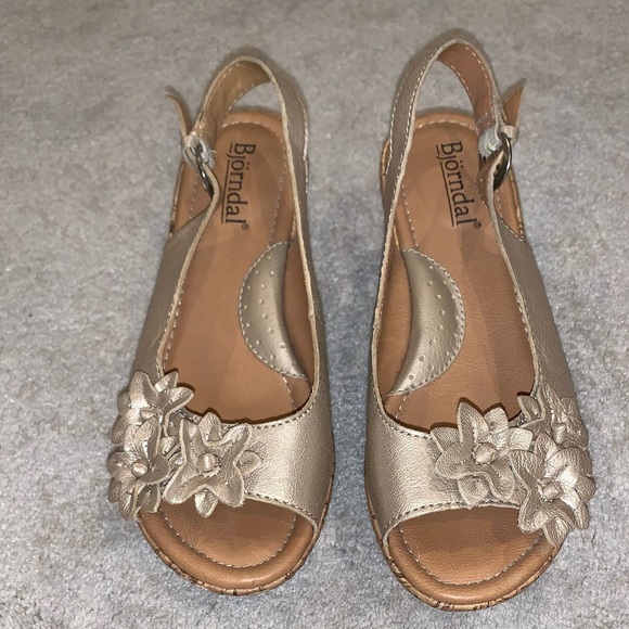 BJORNDAL Daphne gold leather cork wedges heels shoes womens size 6 - Picture 10 of 13